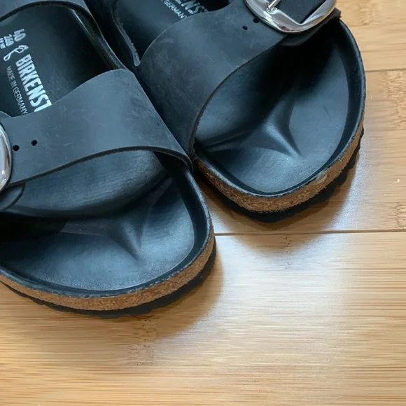 Birkenstock. Arizona Big Buckle - Oiled Leather. Black. Sz 40. EUC. - Picture 3 of 4